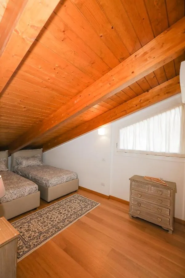 Bellavista Apartments レンノ